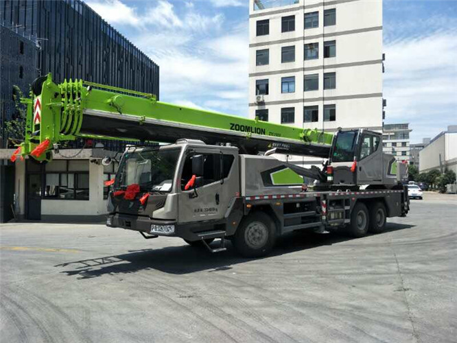 城东区跨街广告牌的高空安装注意事项