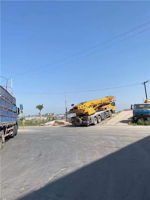 城东区25吨吊车的租赁价格大概是多少？