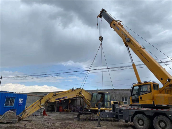 城东区25吨吊车的工作半径是多少？