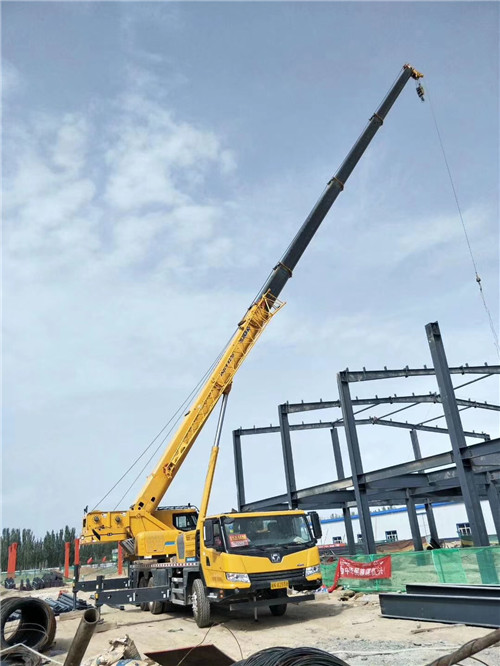 城东区超高层建筑钢结构吊装案例